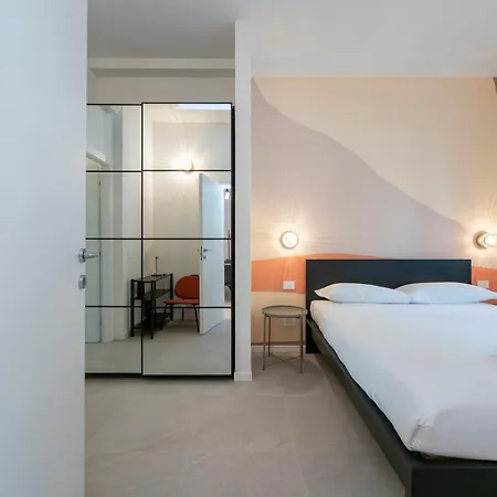 Modern Large Apartment, Bocconi 10 Min Walk, Porta Romana, 4 Guests شقة *