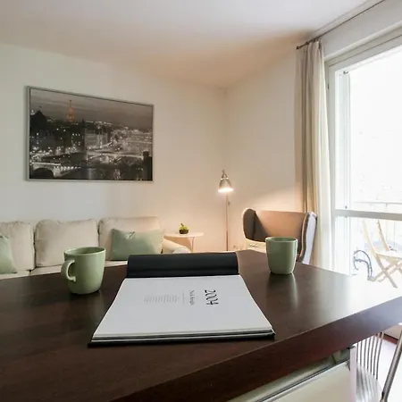 Lägenhet Hacca Collection - Bright 1br With Balcony - Iconic Ticinese District *