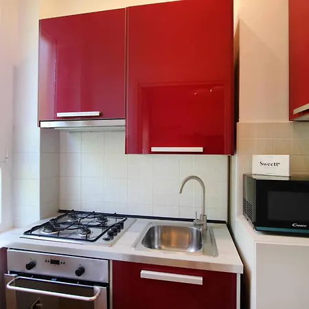 Red Touch Flat - Design & San Siro