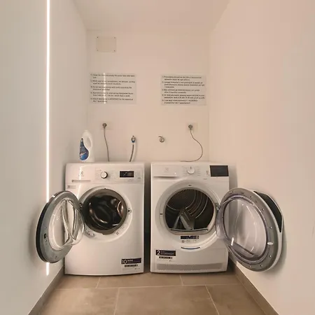 Lägenhet Duomo 10 Min - Spacious With Ac, Dryer & Self Check-in