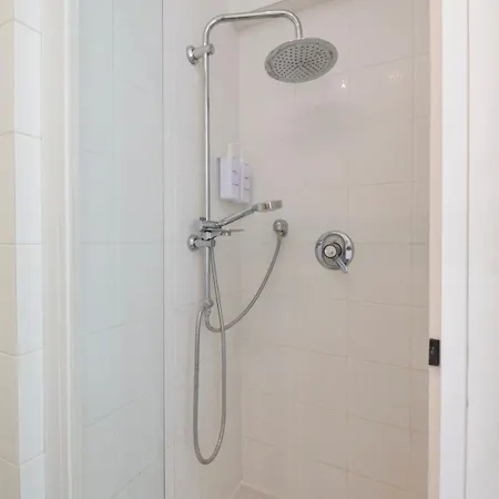 Urban Five - Bright 6th Floor Aprt -10 Min To Duomo Milaan