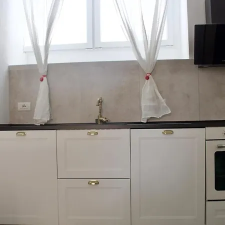 Urban 1-br Atelier 1 Min To Romolo Appartement