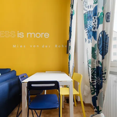 Guesthost - Cozy Balcony Flat Near Porta Romana דירה מילאנו