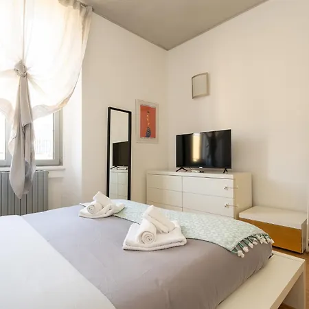 Modern Flat , Walk To Porta Garibaldi , 20 Min Duomo
