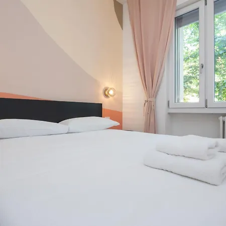 Modern Large Apartment, Bocconi 10 Min Walk, Porta Romana, 4 Guests شقة