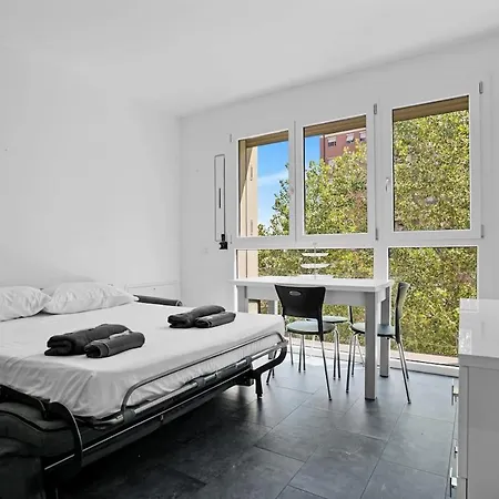 Ga311 Luminoso Di Design Con Balcone Milano