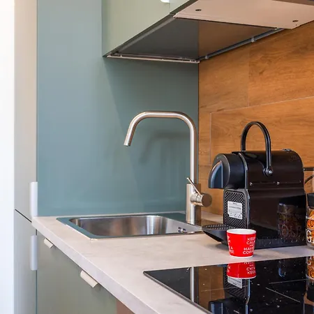 Modern With Balcony In For 4 *