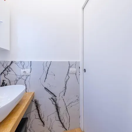 Arco Della Pace Luxurious 1-bedroom With Ac