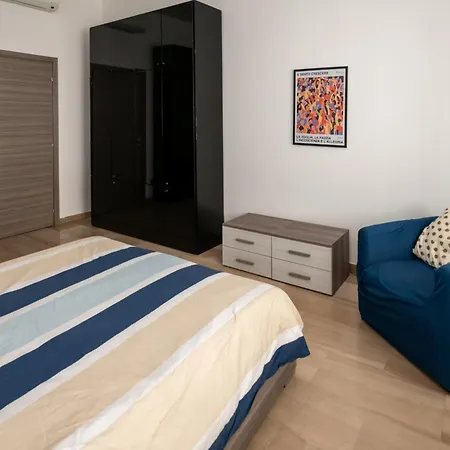 Spacious Aparment 10 Mins Walk From Duomo Appartement *