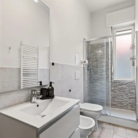 Appartement Cialdini - Metro M3 - Duomo 15 Min Milaan
