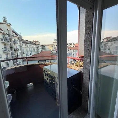 Luminoso Monolocale Con Parcheggio 403 Appartement Milaan