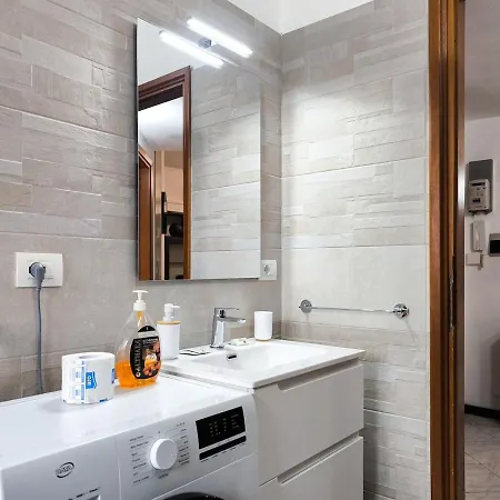 Pina's Three-room Apartment, Parking Space & Garden * Milano