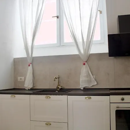Urban 1-br Atelier 1 Min To Romolo