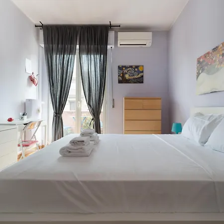 דירה Guesthost - Cozy Balcony Flat Near Porta Romana מילאנו