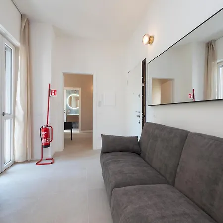Apartamento New Design With Balcony, Bocconi 10 Min Walk, 4 Guests *