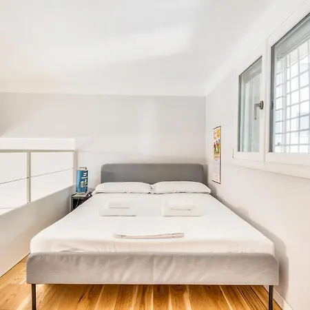 Appartement New Milanocorso Italia Via Burigozzo 4 Pax Wi-fi Milaan