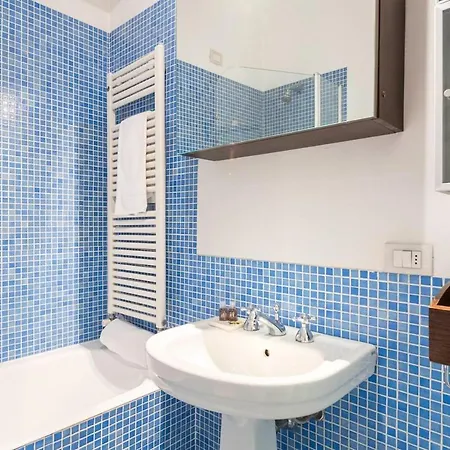 Lägenhet Hacca Collection - Bright 1br With Balcony - Iconic Ticinese District Milano
