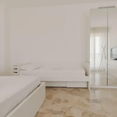 Apartamento Guesthost - Spacious Terrace Flat X7 Mm2 Udine Milán
