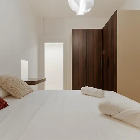 Guesthost - Comfy Flat X6 In Porta Romana Apartamento