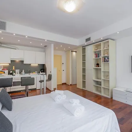 Urban Five - Bright 6th Floor Aprt -10 Min To Duomo Appartement *