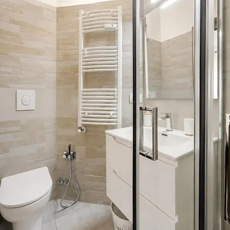 Pina's Three-room Apartment, Parking Space & Garden Milano