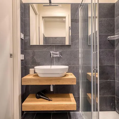 Bright 1br Near To The Center Of