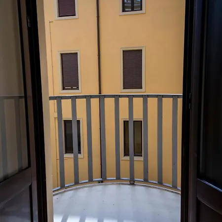 Hearth Centre Navigli Milano
