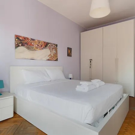 Guesthost - Cozy Balcony Flat Near Porta Romana דירה מילאנו
