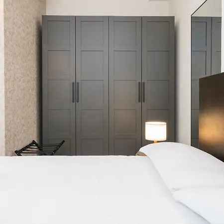 Apartamento New Design With Balcony, Bocconi 10 Min Walk, 4 Guests *