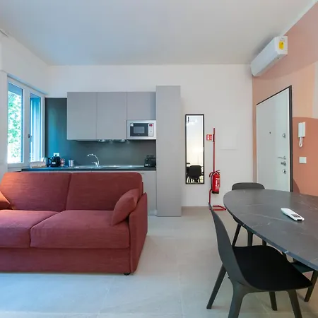 Modern Large Apartment, Bocconi 10 Min Walk, Porta Romana, 4 Guests شقة