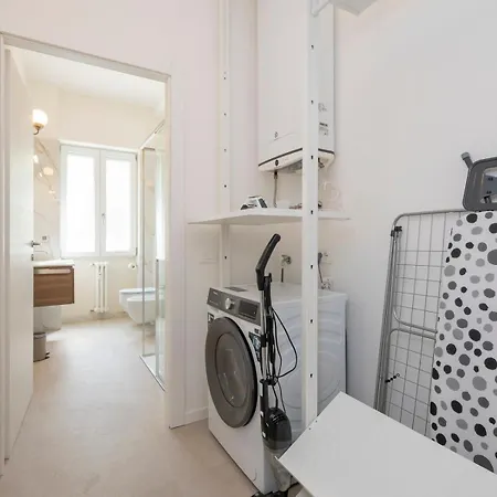 شقة Modern Large Apartment, Bocconi 10 Min Walk, Porta Romana, 4 Guests *