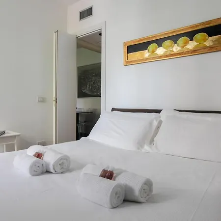 Hacca Collection - Bright 1br With Balcony - Iconic Ticinese District *