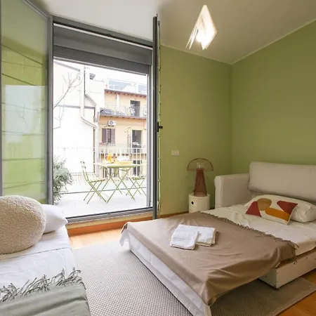 Isola Design Townhouse On 3 Levels & Terrace & Garage Apartmán