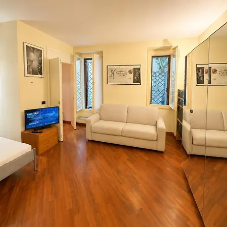 Dimora Lombardi Duomo Retreat Milán