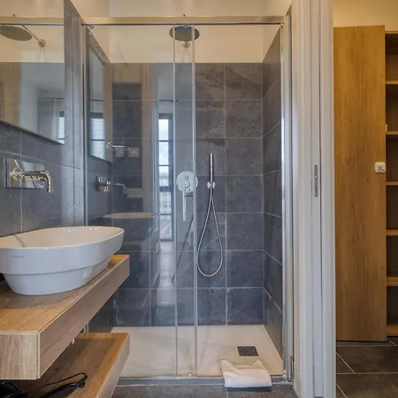 Bright 1br Near To The Center Of דירה *
