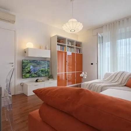 Stylish Retreat At Pop Portaluppi Daire Milano
