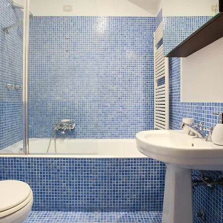 Hacca Collection - Bright 1br With Balcony - Iconic Ticinese District Lägenhet *