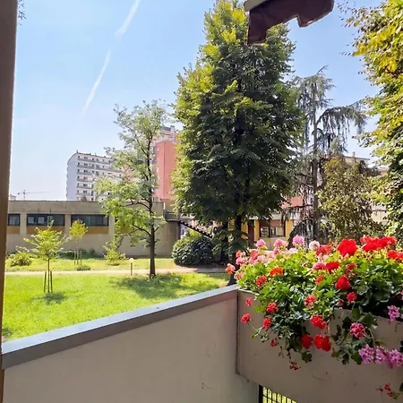 Navigli - Sunny & Peaceful Flat In Leafy Courtyard
