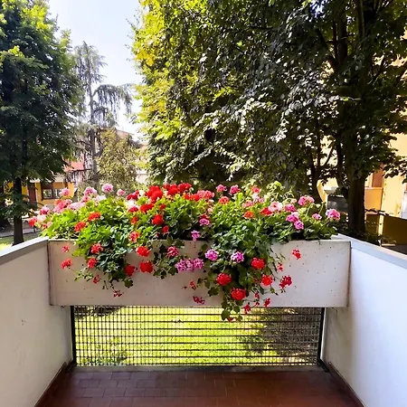 Navigli - Sunny & Peaceful Flat In Leafy Courtyard Milaan