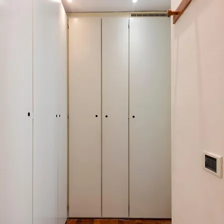 Urban Five - Bright 6th Floor Aprt -10 Min To Duomo Appartement Milaan