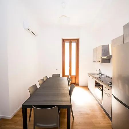 Hearth Centre Navigli Lägenhet Milano