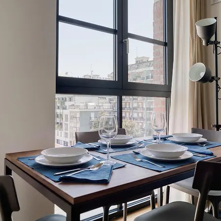 Bright 1br Near To The Center Of *