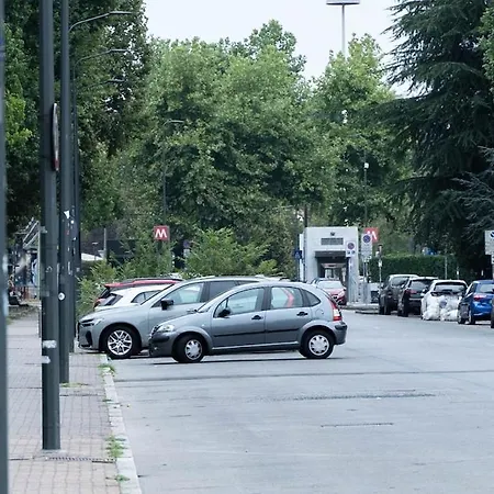 Dalino, M5 Metro Ippodromo 4 Min, San Siro, 20 Min To The Duomo Appartamento