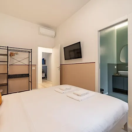 8 Minute Walk From Station Appartement *