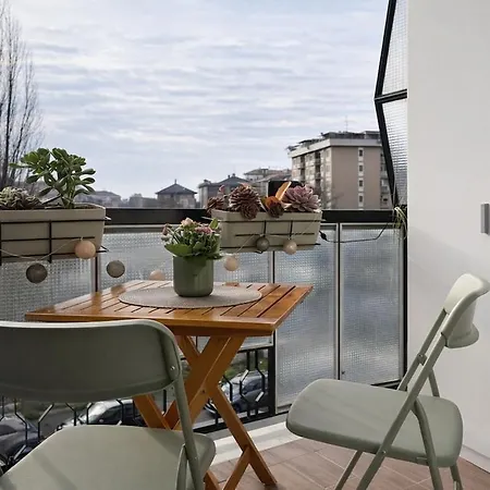 Stylish Retreat At Pop Portaluppi * Milano