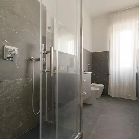Guesthost - Spacious Terrace Flat X7 Mm2 Udine *