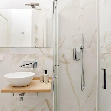 Lägenhet Duomo E Tribunale Luxury 2 Bedroom 2 Bathroom *