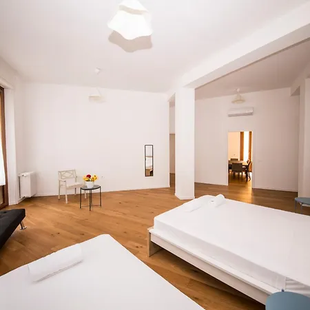 Hearth Centre Navigli 公寓 *