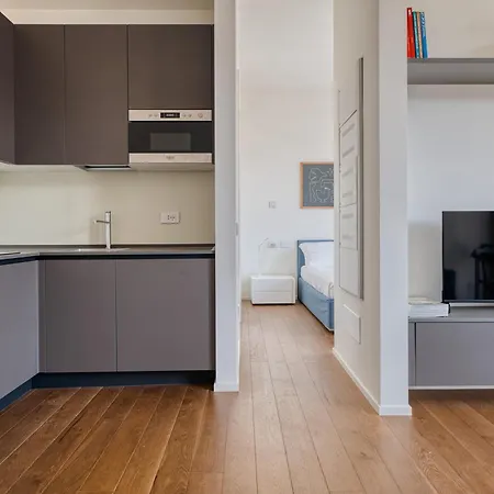 Lägenhet Bright 1br Near To The Center Of *