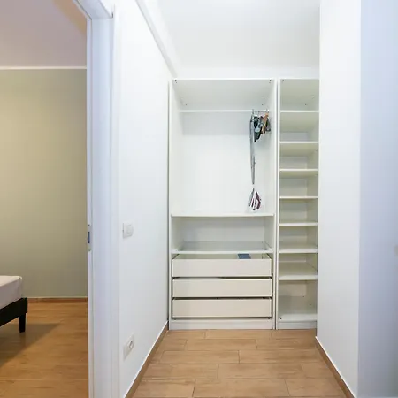 I-host - Modern 1br For 5 Near Porta Romana *